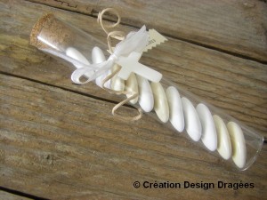 Eprouvette communion ivoire Design Dragées